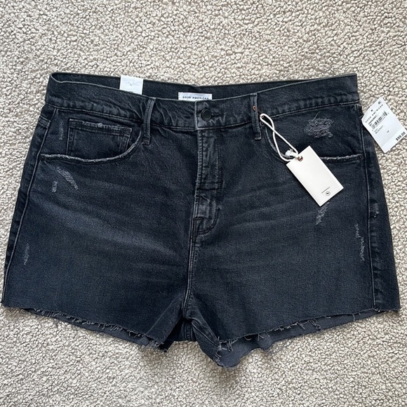 GOOD AMERICAN Good 90s Raw Hem Short NWT Black Size 12 - Picture 2 of 14